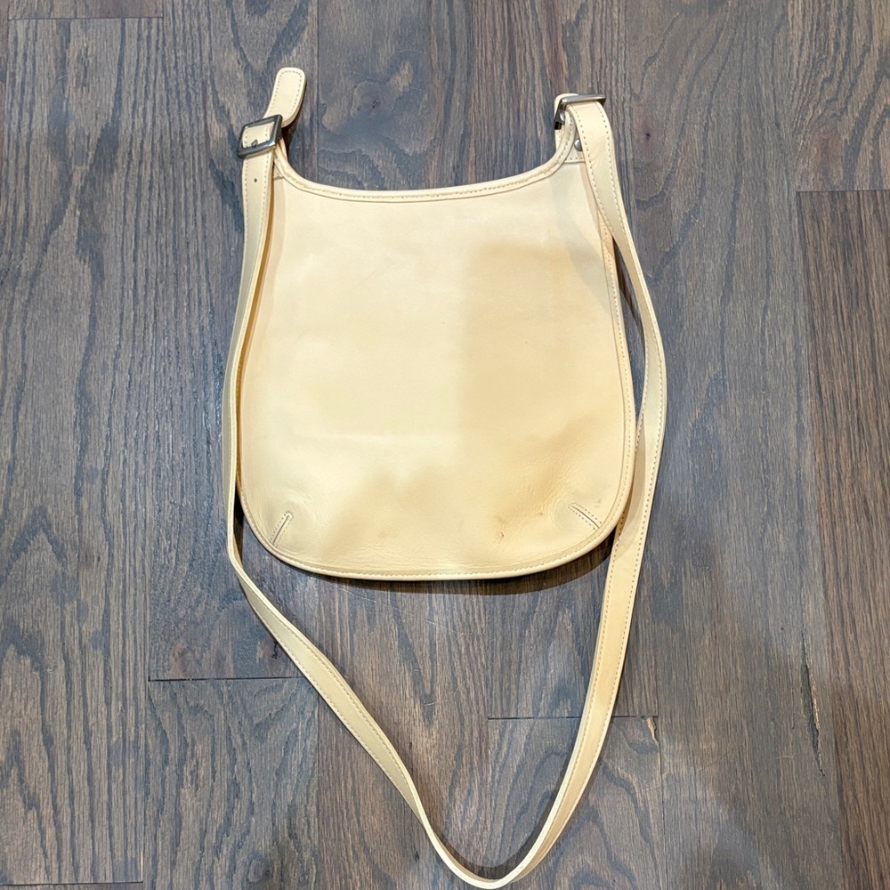 Coach Elegant Tan Crossbody Bag - Picture 3 of 10